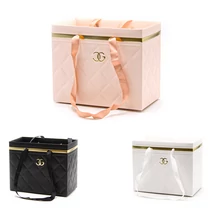 PAPÍRTÁSKA 10/300 18x15x10 cm 3 SZÍNBEN