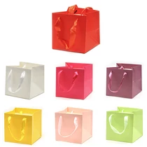 PAPÍRTASAK 10/550 16x16x16 cm 7 SZÍNBEN PAPÍRTASAK 10/550 16x16x16 cm 7 SZÍNBEN