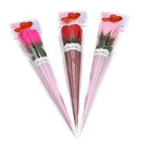 SZAPPANRÓZSA PAPÍRBAN SZÍV KÁRTYÁVAL 36/432 43x7 cm 3 SZÍNBEN