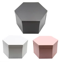 MEGLEPETÉS DOBOZ 1/12 29,8x26x17,5 cm 3 SZÍNBEN