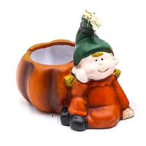 FIGURA KASPÓVAL 2/24 15x10x12,5 CM 2 FÉLE