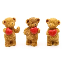 MACI ÁLLÓ SZÍVVEL 6/600 7x3 cm 3 FÉLE MACI ÁLLÓ SZÍVVEL 6/600 7x3 cm 3 FÉLE