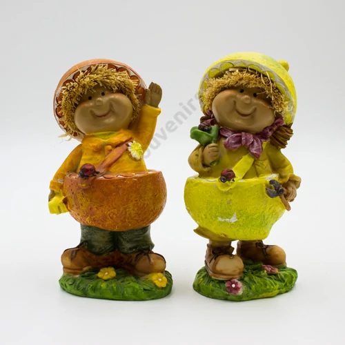 GYÜMIS FIGURA 24/72 13x7 cm