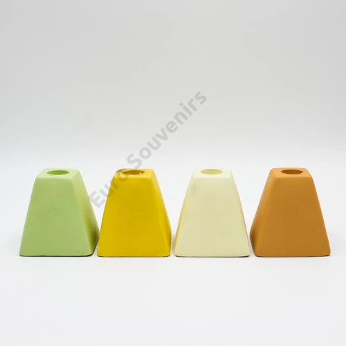 GYERTYATARTÓ 12/72 7x7,5x4 cm 4 SZÍN