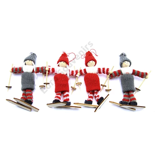 FIGURA KÖTÖTT RUHÁS 4 DB 1/120 SÍELŐ 2 FÉLE 13 cm