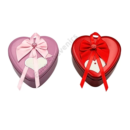 FÉMDOBOZ SZÍV ALAKÚ 6/300 9x9x4 cm 2 SZÍNBEN