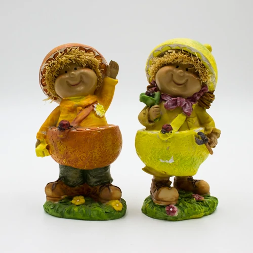 GYÜMIS FIGURA 24/72 13x7 cm