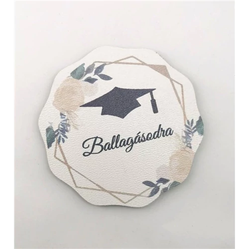FA TÁBLÁCSKA LEKEREKÍTETT - Ballagási sapi 6,5 cm