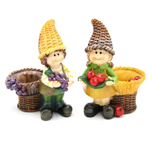 FIGURA TARTÓVAL 2 féle 2/96 11x6 cm.