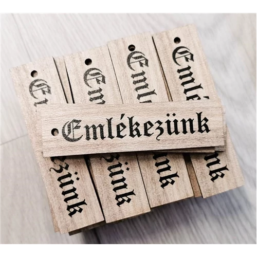 FA TÁBLÁCSKA EMLÉKEZÜNK 7X2 CM