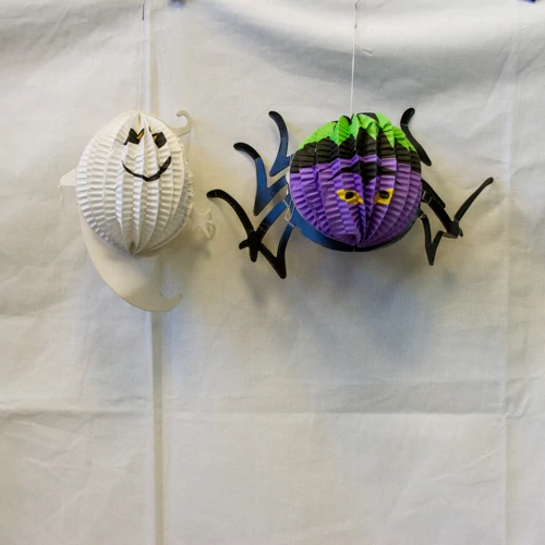 HALLOWEEN 12/240 SZELLEM PAPÍR 16x19 cm
