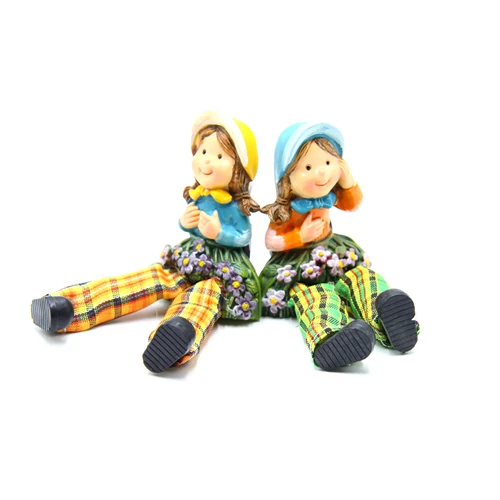 LÓGÓLÁBÚ KISLÁNY MÁGNES 12/288 2 FÉLE 4,5x1,5x10 cm