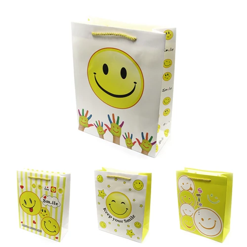 AJÁNDÉKTASAK SMILE 10 /600 4 FÉLE 17,5x23CM