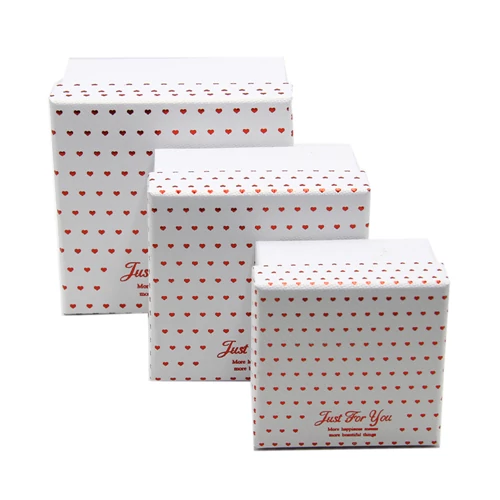 PAPÍRDOBOZ 3 DB 1/96 FEHÉR 13,5x13,5x8 CM; 11,5x11,5x7 CM; 9,5x9,5x6 CM